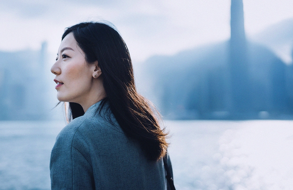 Maersk_Asian woman looking out